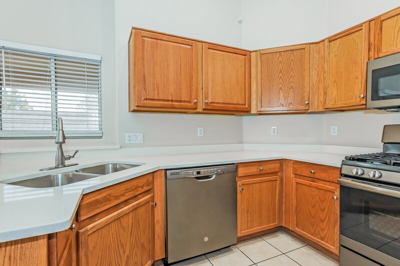 1,945/Mo, 20278 N 82nd Lane Peoria, AZ 85382 Kitchen View 2