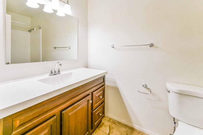 2,275/Mo, 2641 E Isabella Ave Mesa, AZ 85204 Main Bathroom View