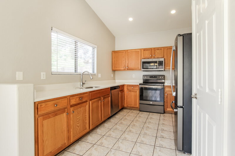 2,105/Mo, 14510 N 87th Ave Peoria, AZ 85381 Kitchen View