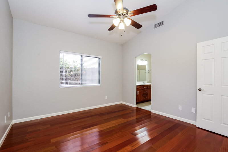 2,150/Mo, 14510 N 87th Ave Peoria, AZ 85381 Main Bedroom View 2