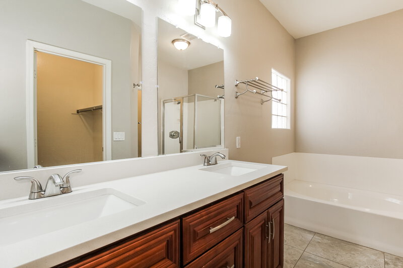 2,105/Mo, 14510 N 87th Ave Peoria, AZ 85381 Main Bathroom View