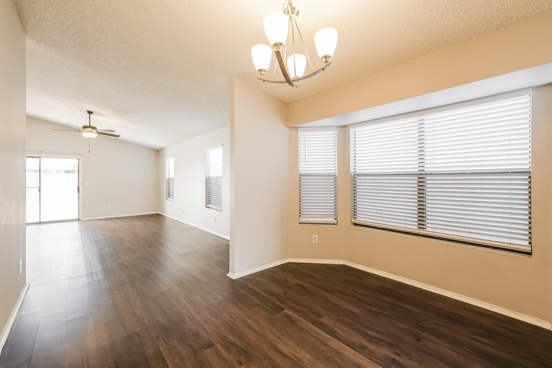 1,825/Mo, 11622 W Olive Dr Avondale, AZ 85392 Dining Room View 2
