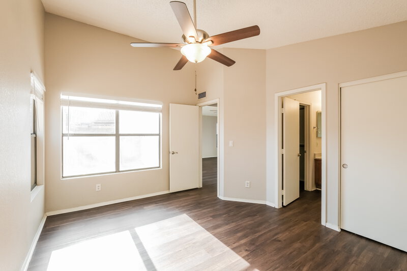 1,825/Mo, 11622 W Olive Dr Avondale, AZ 85392 Main Bedroom View 2