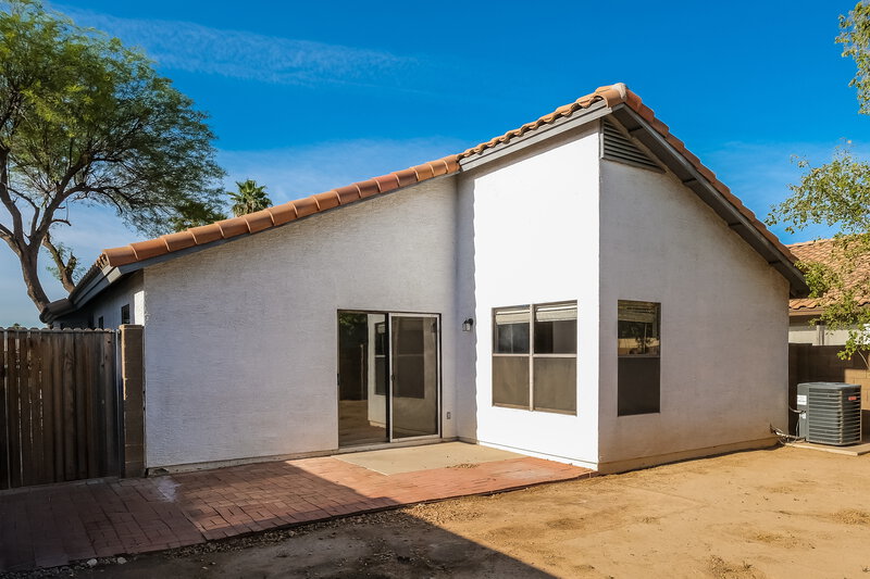 1,825/Mo, 11622 W Olive Dr Avondale, AZ 85392 Rear View