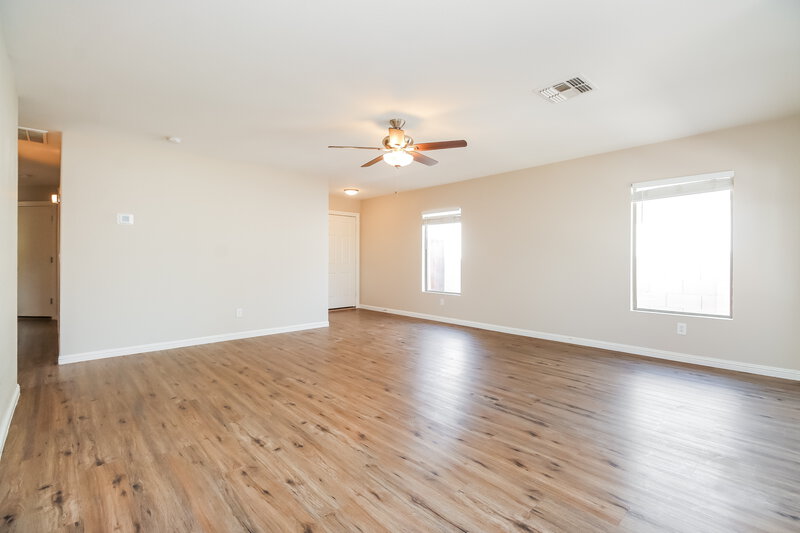 1,920/Mo, 878 E Pollino St San Tan Valley, AZ 85140 Living Room View