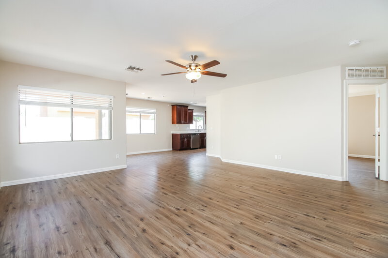 1,920/Mo, 878 E Pollino St San Tan Valley, AZ 85140 Living Room View 3