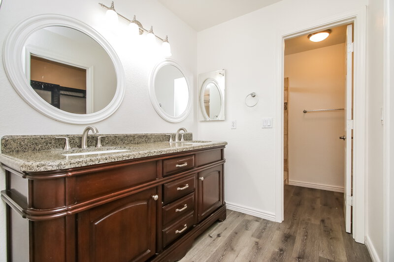 1,920/Mo, 878 E Pollino St San Tan Valley, AZ 85140 Main Bathroom View