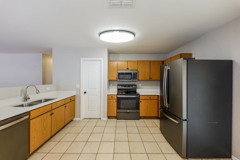 1,990/Mo, 11535 W Windrose Ave El Mirage, AZ 85335 Kitchen View