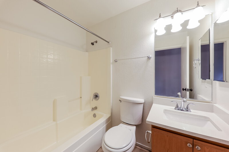 1,990/Mo, 11535 W Windrose Ave El Mirage, AZ 85335 Bathroom View