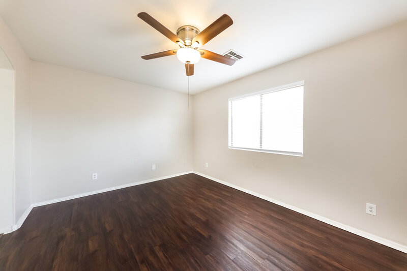 2,050/Mo, 10556 W Amelia Ave Avondale, AZ 85392 Main Bedroom View 2