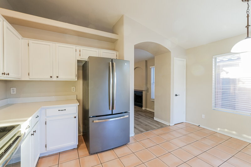 1,840/Mo, 8667 W Palm Ln Phoenix, AZ 85037 Kitchen View