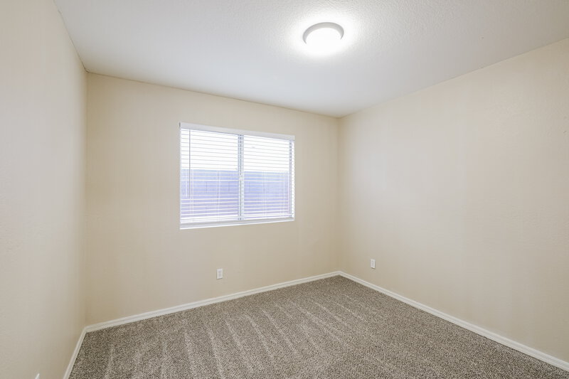 1,840/Mo, 8667 W Palm Ln Phoenix, AZ 85037 Bedroom View 2