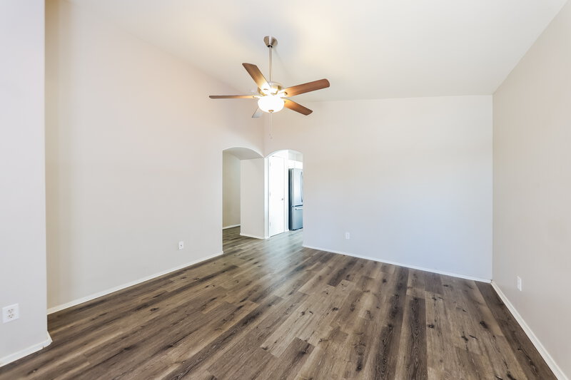 1,755/Mo, 11224 W Glenrosa Ave Phoenix, AZ 85037 Living Room View