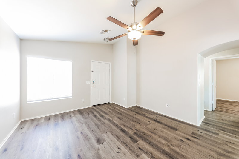 1,755/Mo, 11224 W Glenrosa Ave Phoenix, AZ 85037 Living Room View 2