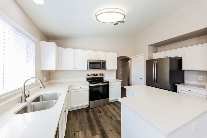 1,755/Mo, 11224 W Glenrosa Ave Phoenix, AZ 85037 Kitchen View