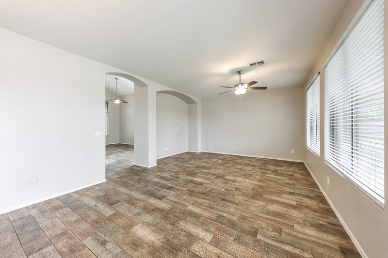 2,635/Mo, 15895 W Supai Dr Goodyear, AZ 85338 kuv View