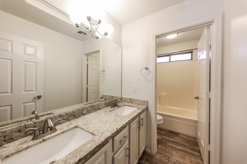 2,635/Mo, 15895 W Supai Dr Goodyear, AZ 85338 Bathroom View