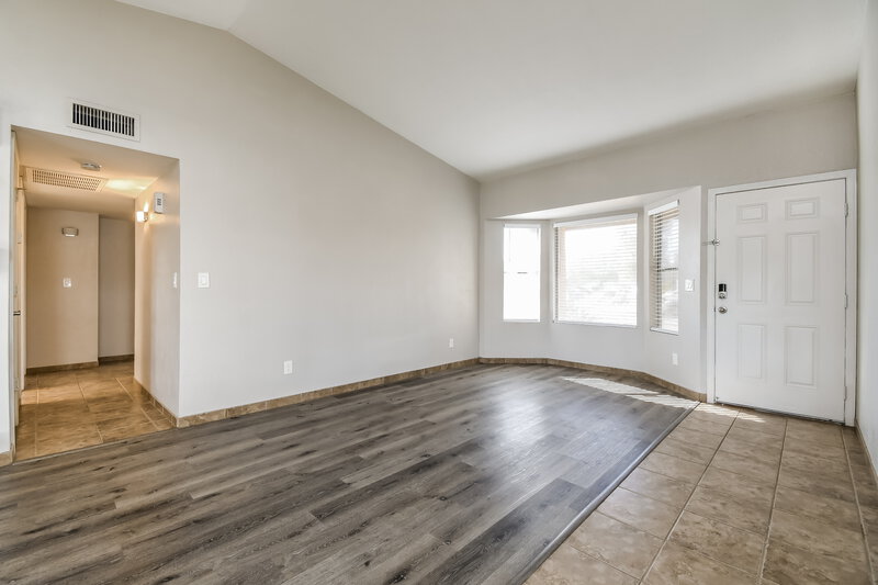 2,300/Mo, 1811 N Cheri Lynn Dr Chandler, AZ 85225 Living Room View