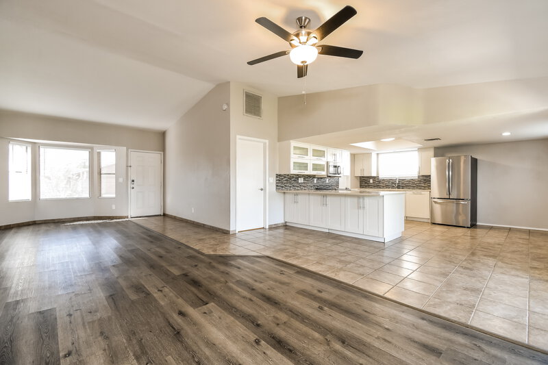 2,300/Mo, 1811 N Cheri Lynn Dr Chandler, AZ 85225 Living Room View 2