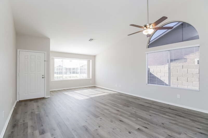 3,420/Mo, 6236 E Colby St Mesa, AZ 85205 Living Room View