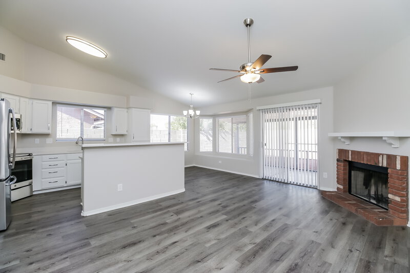 3,420/Mo, 6236 E Colby St Mesa, AZ 85205 Living Room View 3