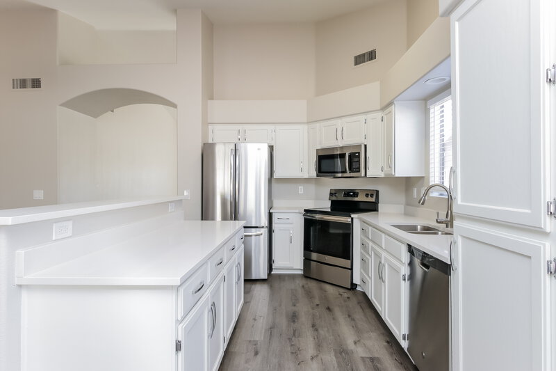 3,420/Mo, 6236 E Colby St Mesa, AZ 85205 Kitchen View 2