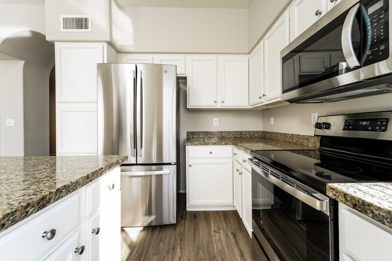 2,465/Mo, 2151 E Briarwood Ter Phoenix, AZ 85048 Kitchen View 2