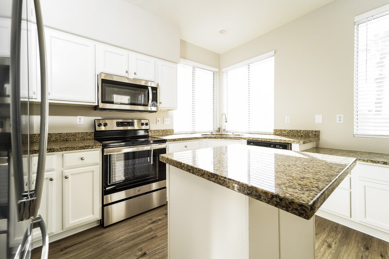 2,465/Mo, 2151 E Briarwood Ter Phoenix, AZ 85048 Kitchen View 3