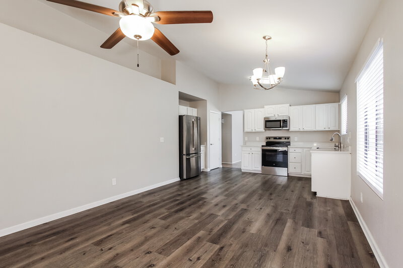 1,830/Mo, 8614 W Mariposa Drive Phoenix, AZ 85037 Dining Room View 2