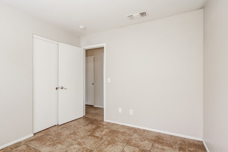 1,830/Mo, 8614 W Mariposa Drive Phoenix, AZ 85037 Bedroom View 3