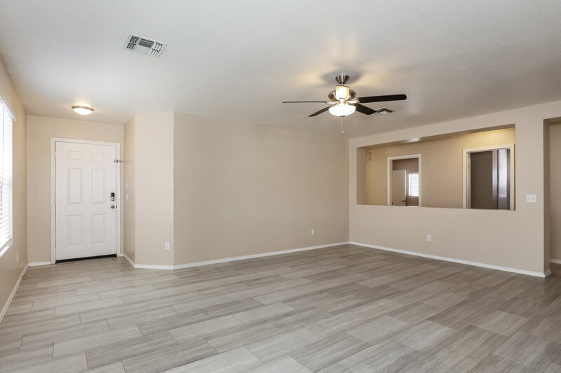 2,070/Mo, 3042 W Casino Ave Phoenix, AZ 85083 Living Room View