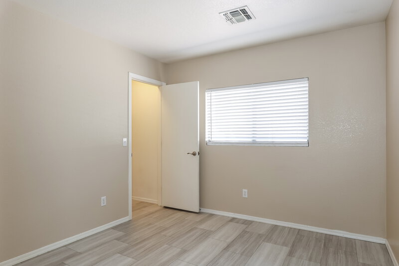 2,070/Mo, 3042 W Casino Ave Phoenix, AZ 85083 Bedroom View