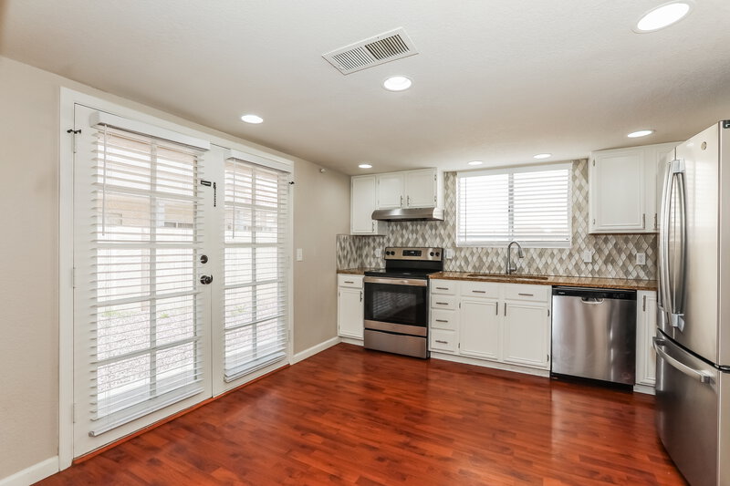 2,385/Mo, 1717 E Geronimo St Chandler, AZ 85225 Kitchen View