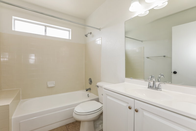 2,385/Mo, 1717 E Geronimo St Chandler, AZ 85225 Bathroom View