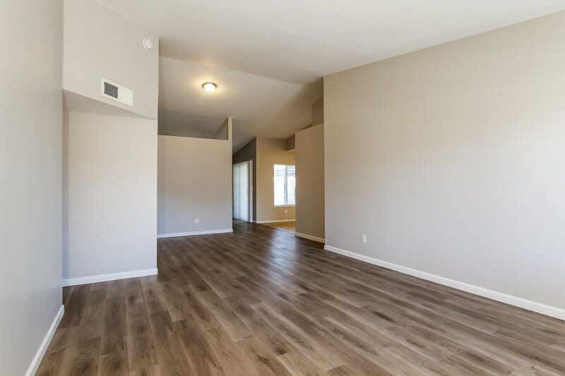 1,980/Mo, 1518 E Carter Rd Phoenix, AZ 85042 Dining Room View