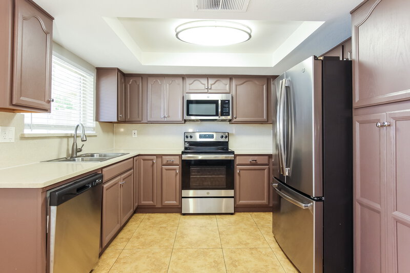 1,980/Mo, 1518 E Carter Rd Phoenix, AZ 85042 Kitchen View