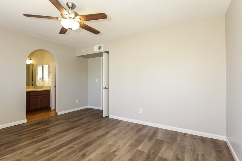 1,980/Mo, 1518 E Carter Rd Phoenix, AZ 85042 Main Bedroom View 2