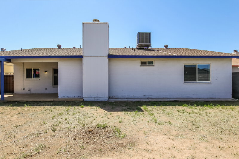 1,980/Mo, 1518 E Carter Rd Phoenix, AZ 85042 Rear View