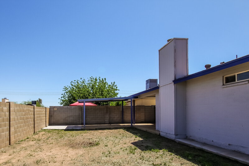 1,980/Mo, 1518 E Carter Rd Phoenix, AZ 85042 Backyard View