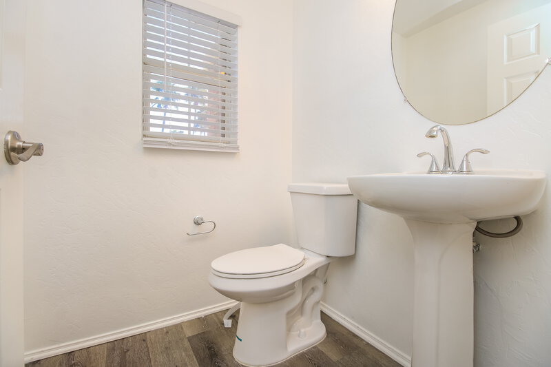 2,355/Mo, 2042 S 87th Street Mesa, AZ 85209 Bathroom View 2