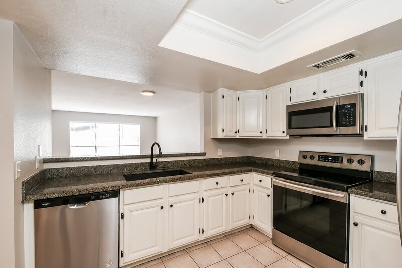 2,310/Mo, 1534 E Campbell Ave Gilbert, AZ 85234 Kitchen View 2