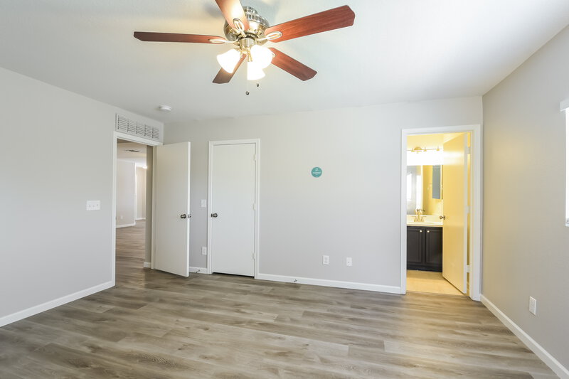 2,350/Mo, 27830 N 30th Ln Phoenix, AZ 85083 Main Bedroom View 2