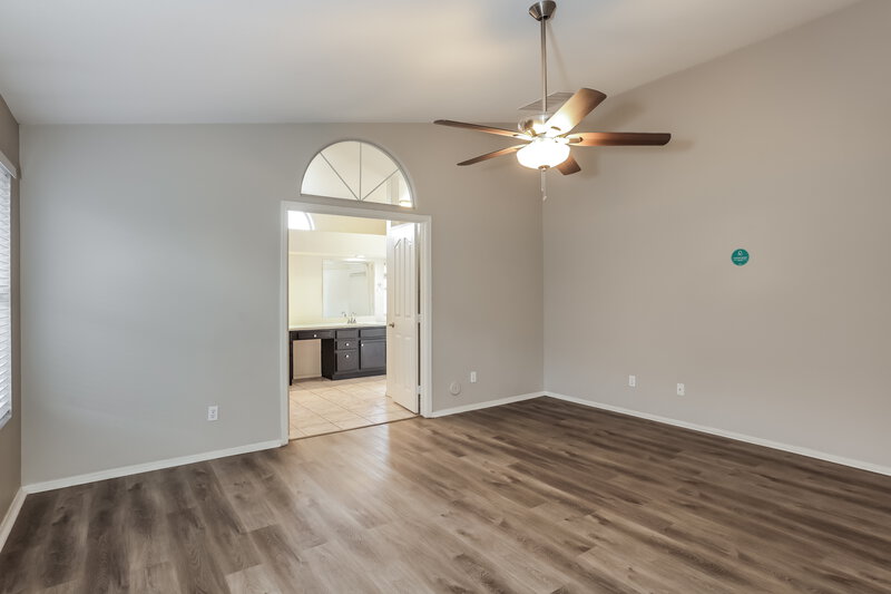 2,175/Mo, 12709 W Wilshire Dr Avondale, AZ 85392 Main Bedroom View 2