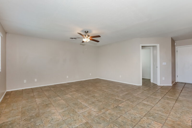 1,920/Mo, 33757 N Wash View Rd Queen Creek, AZ 85142 Living Room View 2
