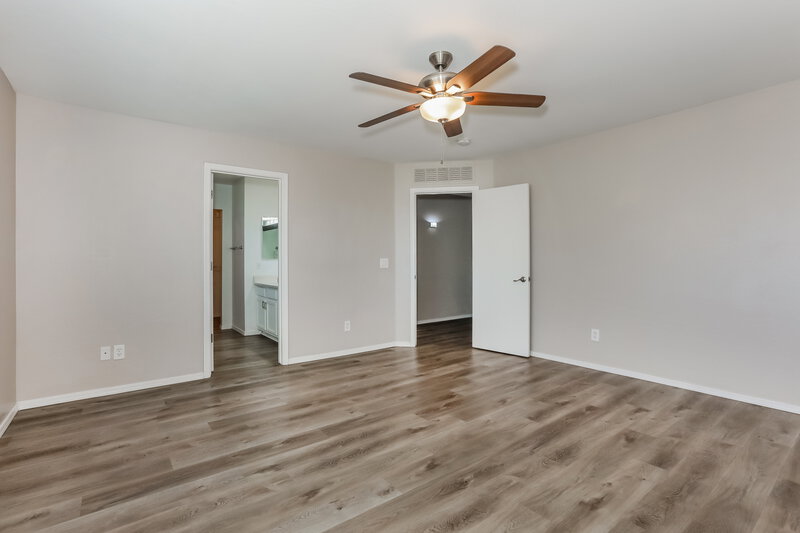 1,920/Mo, 33757 N Wash View Rd Queen Creek, AZ 85142 Main Bedroom View 2