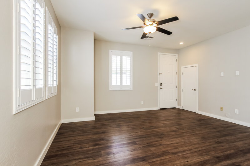 2,045/Mo, 3218 W Glendale Unit 37 Phoenix, AZ 85051 Misc View