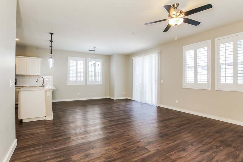 2,045/Mo, 3218 W Glendale Unit 37 Phoenix, AZ 85051 Misc View 2