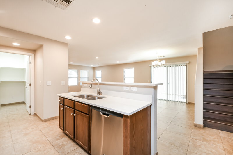 2,235/Mo, 3874 E Jasper Dr Gilbert, AZ 85296 Kitchen View 2