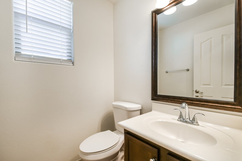 2,235/Mo, 3874 E Jasper Dr Gilbert, AZ 85296 Bathroom View