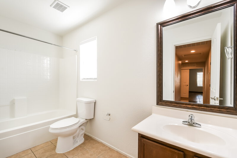 2,235/Mo, 3874 E Jasper Dr Gilbert, AZ 85296 Bathroom View 2
